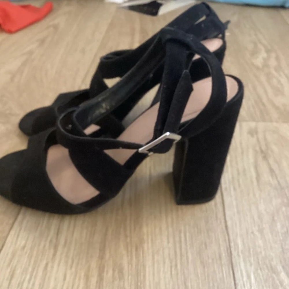 Chic Black Block Heel Sandals